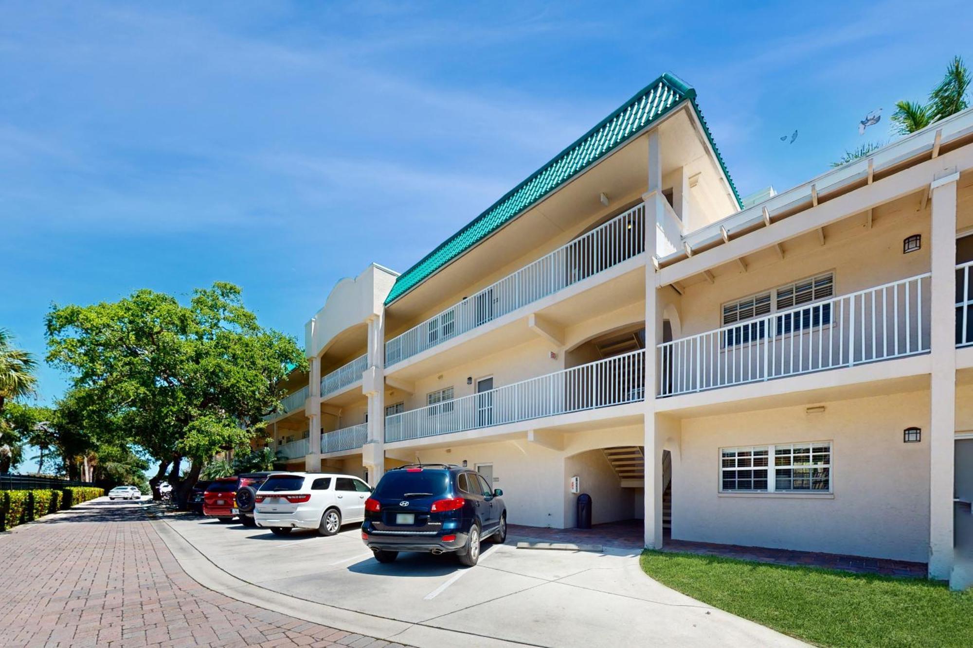 Apartamento The Palm Bay Club Unit 311 Cayo Siesta Exterior foto